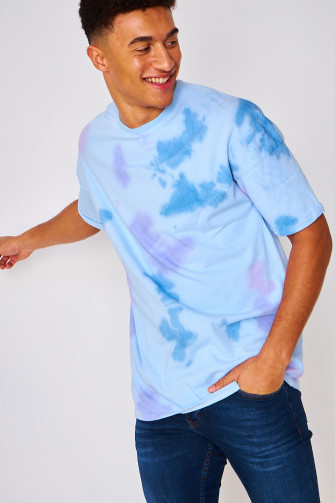 T-shirt bleu tâché