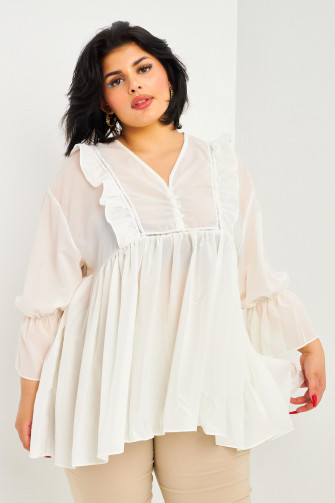 Robe ajourée blanche en dentelle