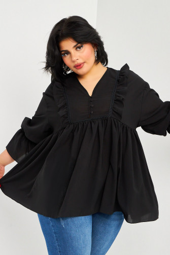 Robe ajourée blanche en dentelle