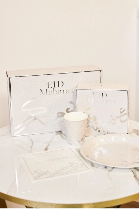 Set de table pour 6 personnes, boite cadeaux, assiette, goblet, serviette