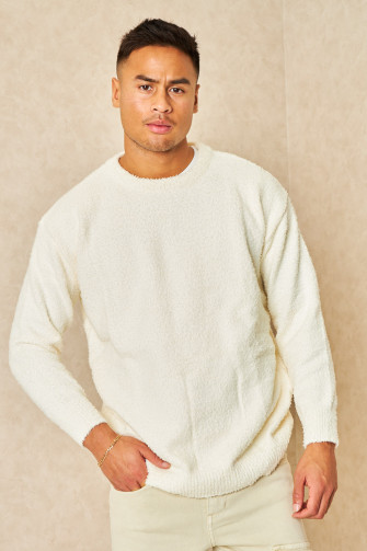 Pull blanc cassé effet duveteux