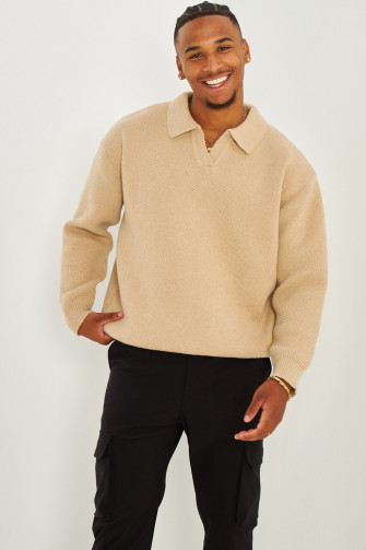 Pull beige foncé ample à col à rabats