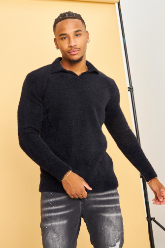 Pull noir en laine a col à rabats
