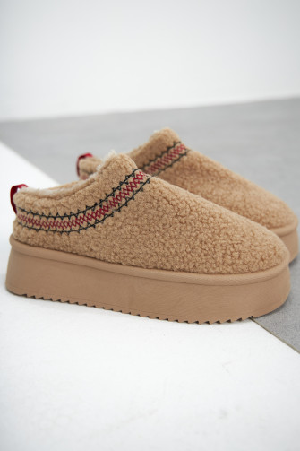 Bottines chaussons en peau de mouton compensés beige foncé