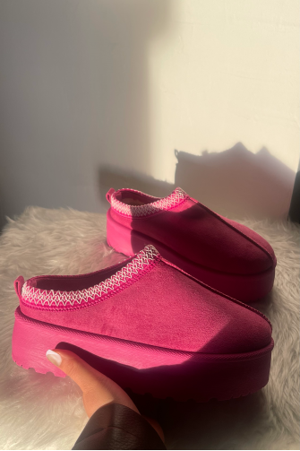 Bottines chaussons en velours compensés fushia
