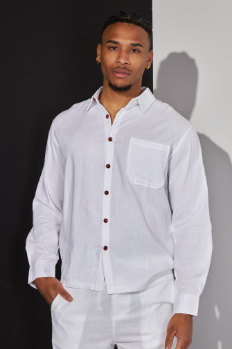 Chemise blanche à boutons rouge