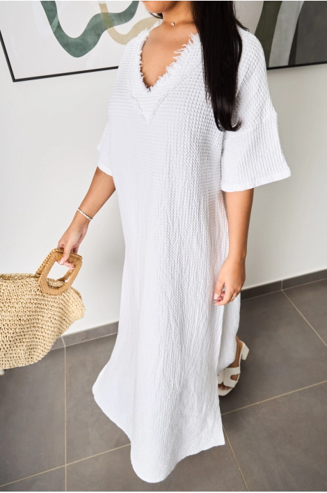 Robe texturée longue blanche à empiècement effiloché