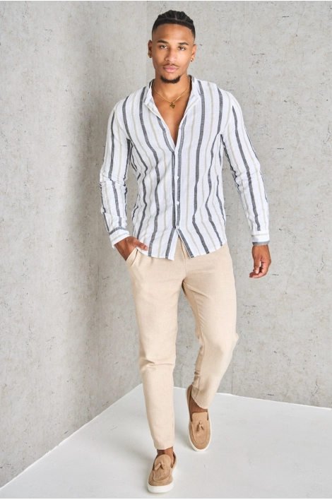 Chemise blanche à rayures beige et noire
