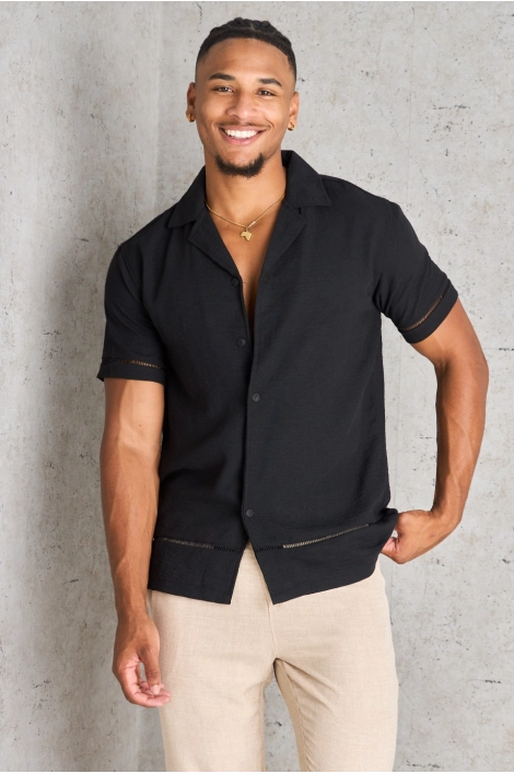 Chemise légère noire ajourée