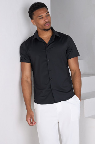 Chemise noire à manches courtes