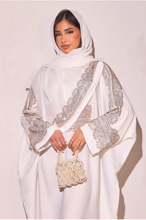 Abaya blanche à empiècement doré + voile