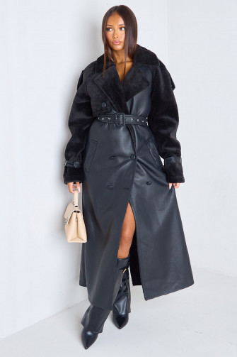Manteau long noir bi-matière simili-cuir et fourrure