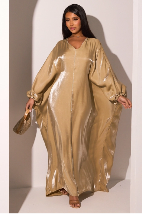 Robe beige effet satinée avec strass