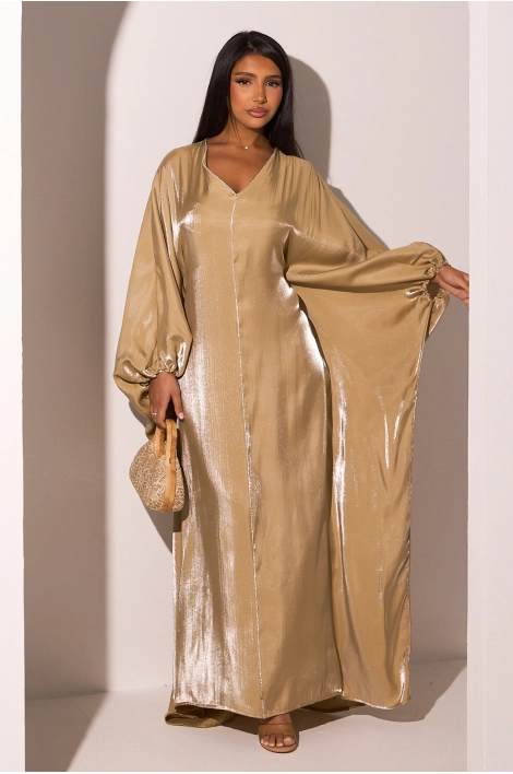 Robe beige effet satinée avec strass