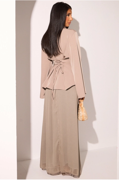 Ensemble deux pièces haut à manches longues + jupe taupe clair