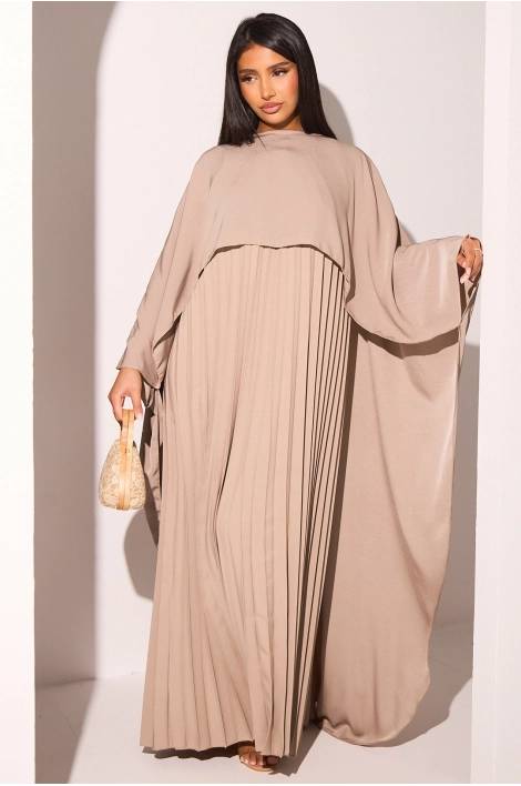 Robe plissée beige foncé à empiècement asymétrique