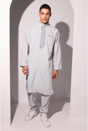 Qamis bleu ciel à motif aztèque bleu foncé et argenté