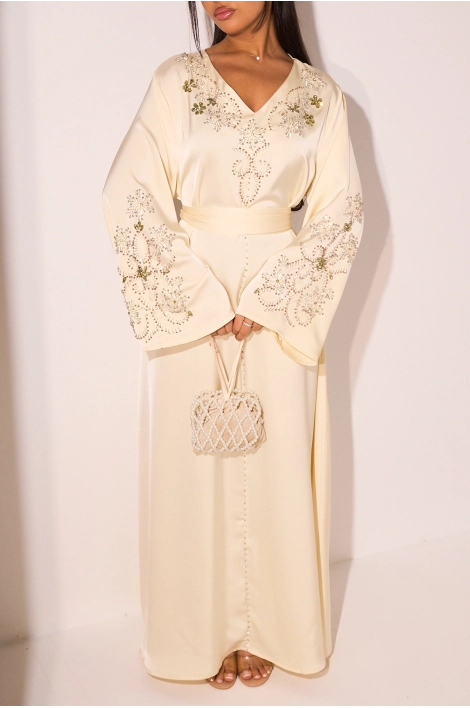 Robe jaune pâle à motifs floraux perlés et strass