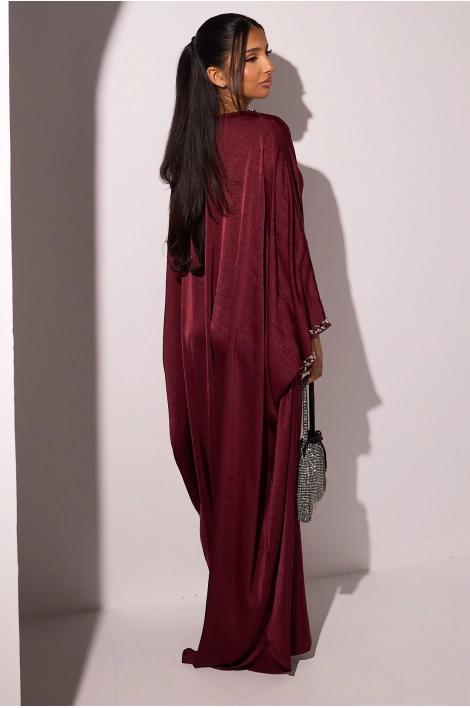 Abaya bordeaux à col v perlé