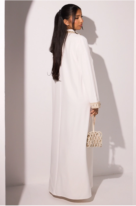 Abaya blanche à motifs floraux dorés et brodés