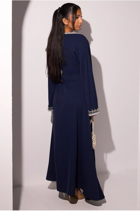 Robe bleu marine à motifs floraux perlés