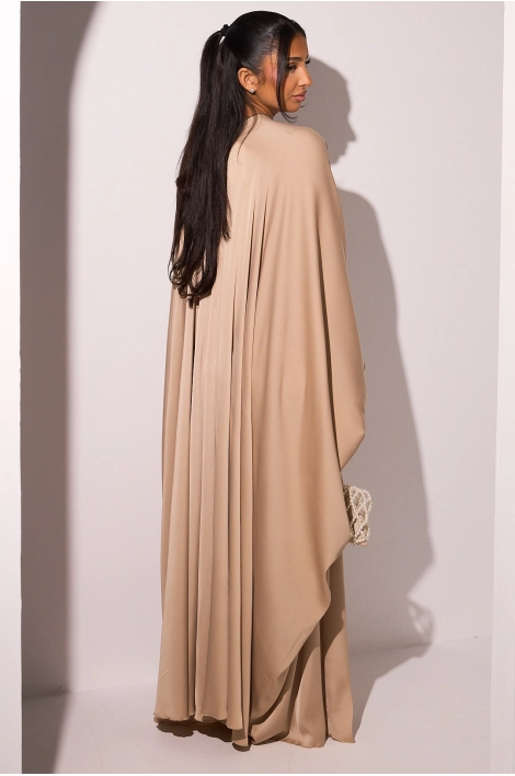 Abaya beige à manches longues et col V effet fils argentés