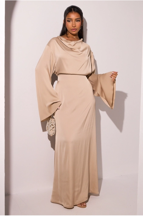 Robe cintrée à col bardot et manches pagodes beige