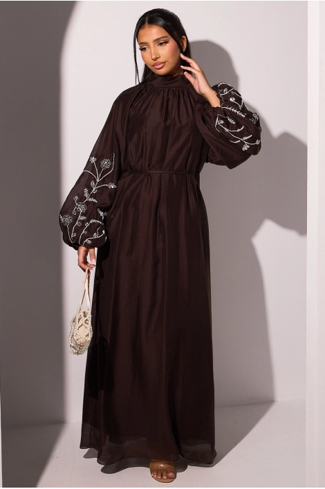 Robe marron manches bouffantes à motifs floraux