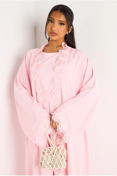 Ensemble deux pièces rose robe + kimono à motifs floraux perlés