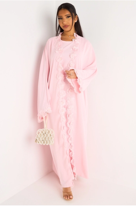 Ensemble deux pièces rose robe + kimono à motifs floraux perlés