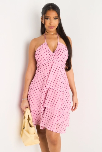 Robe courte rose clair à pois rose foncé et volants