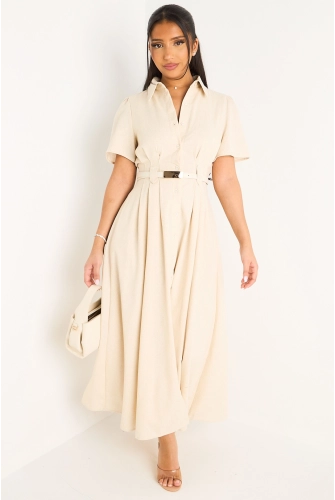Robe longue beige cintrée à col rabats et manches courtes