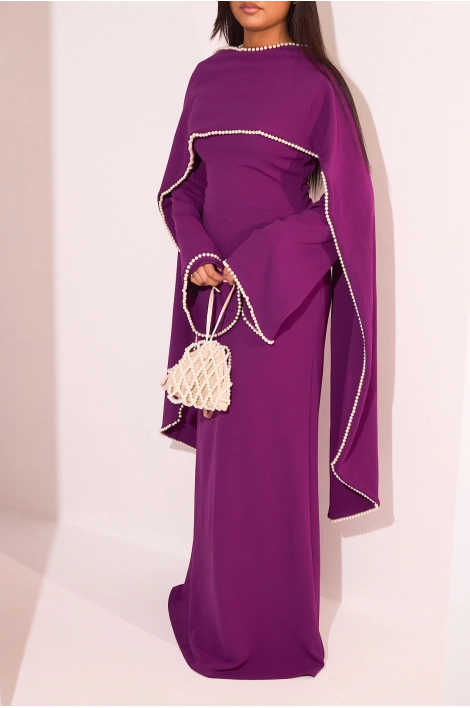 Robe violette perlée à manches pagodes et étole