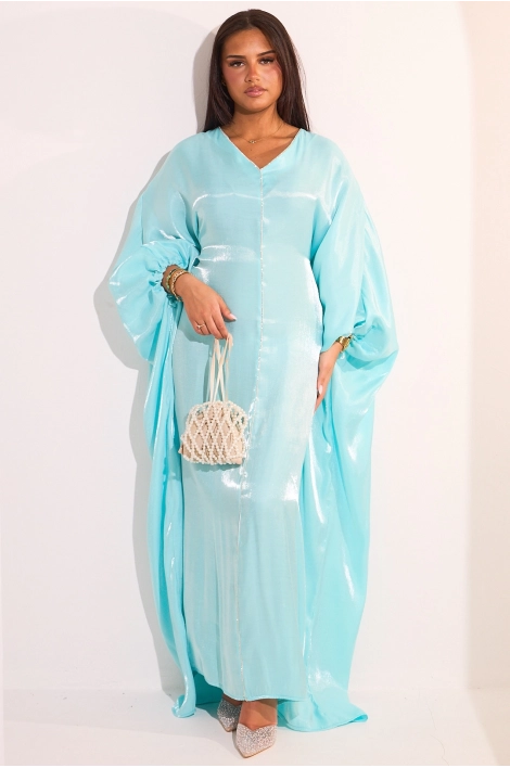 Robe bleu clair effet satinée avec strass