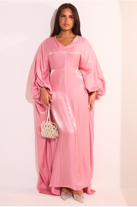 Robe rose effet satiné avec strass