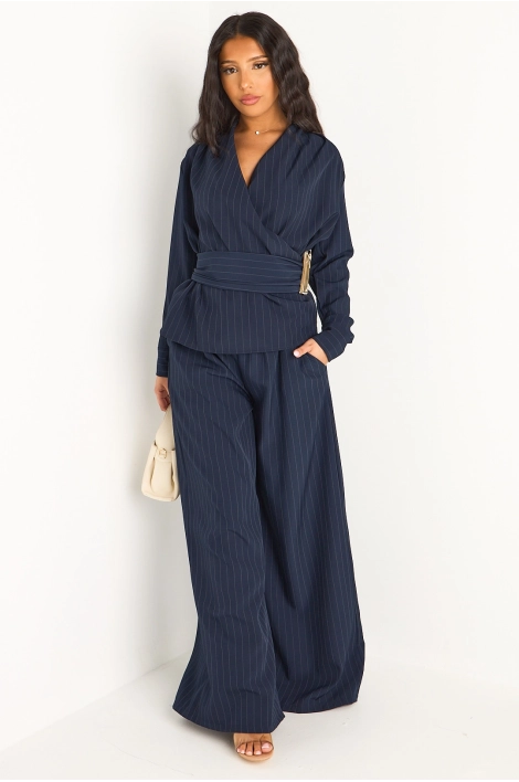 Ensemble deux pièces bleu marine veste style blazer + pantalon à rayures