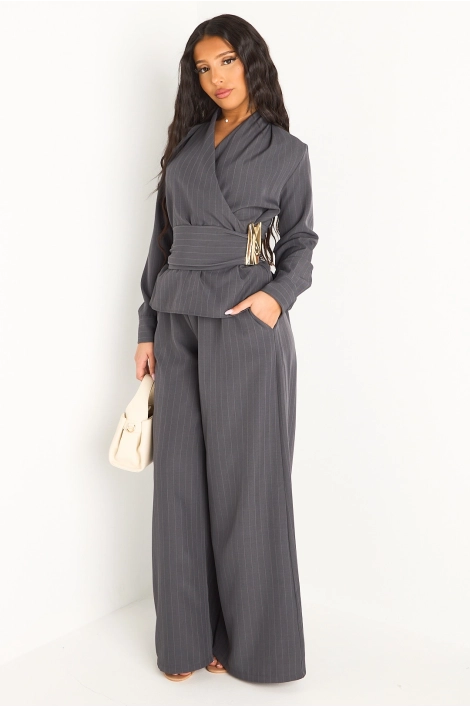 Ensemble deux pièces gris veste style blazer + pantalon à rayures
