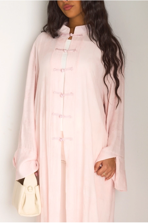 Kimono rose clair à motifs floraux