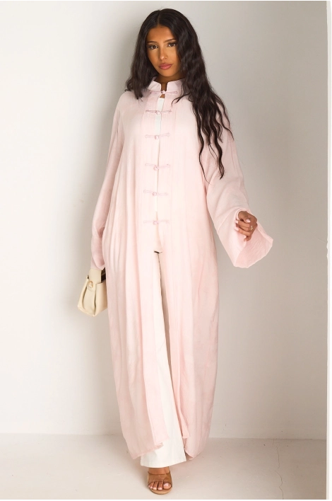 Kimono rose clair à motifs floraux