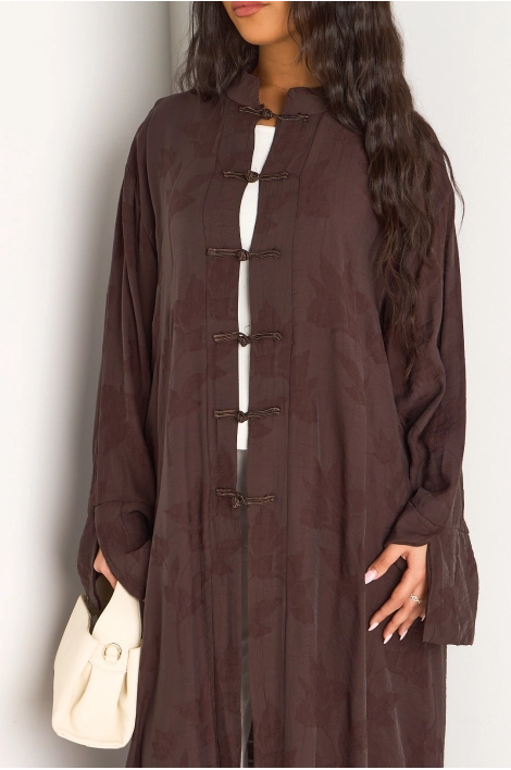 Kimono marron à motifs floraux