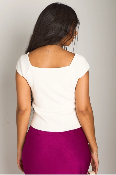 Top blanc à col v, manches courtes et effet plissé