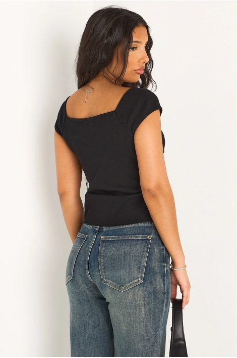 Top noir à col v, manches courtes et effet plissé
