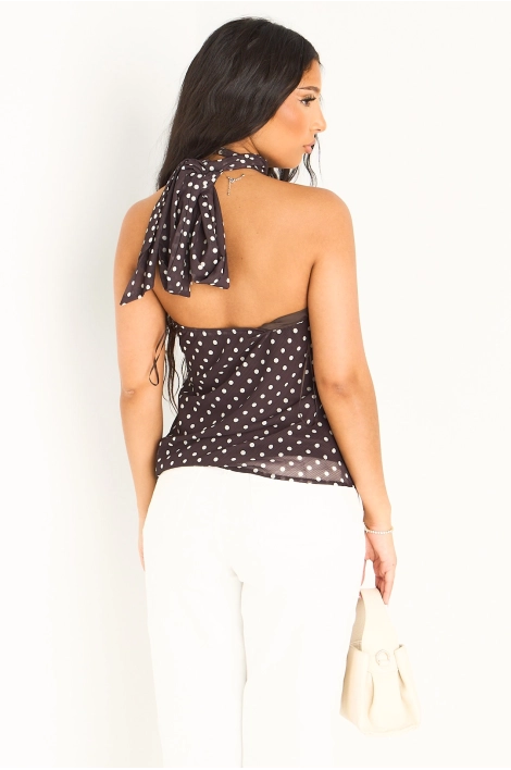 Haut marron col ras-de-cou et motifs à pois