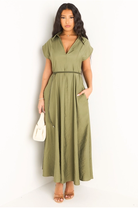 Robe kaki à coupe droite ceinturée