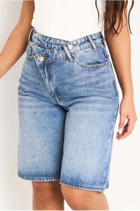 Short long effet croisé en Jean bleu clair