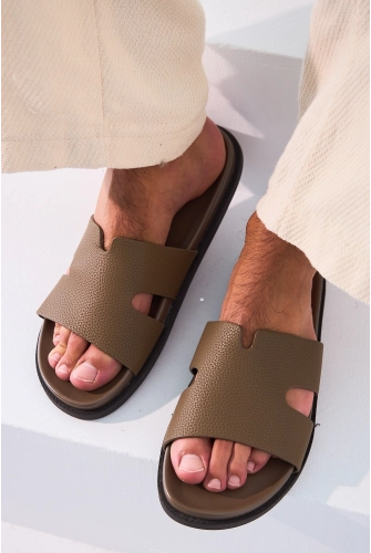 Sandale plate de couleur kaki