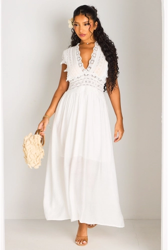 Robe longue blanche effet bohème à dentelle et broderie anglaise