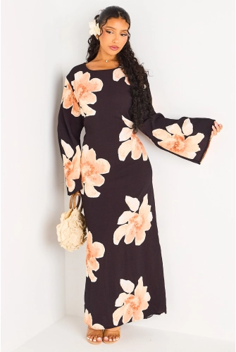 Robe longue noire cintrée à motifs floraux orange