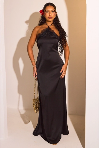 Robe longue noire à encolure v et fine dentelle florale