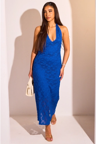 Robe en dentelle ajourée de couleur bleue à motifs floraux
